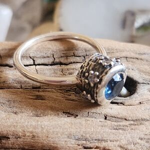GRACE & HEART .925 SILVER BLUE SWAROVSKI CRYSTAL RING SIZE 6